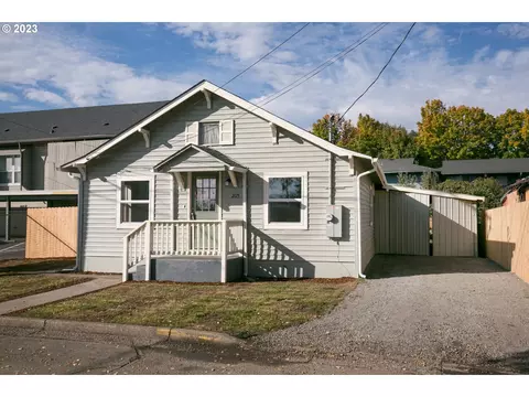 205 NW 7th Ave, Kelso, WA 98626