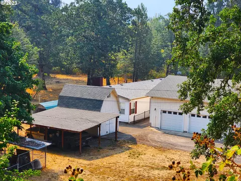 48462 Railroad Ave, Oakridge, OR 97463