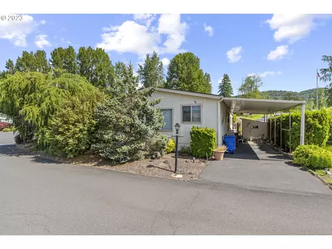 2475 Tanager Ln, Kelso, WA 98626