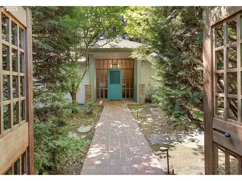 2629 SW Davenport Ln, Portland, OR 97201