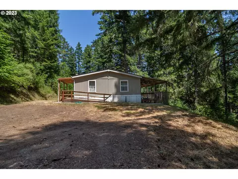 5977 Hubbard Creek Rd, Umpqua, OR 97486