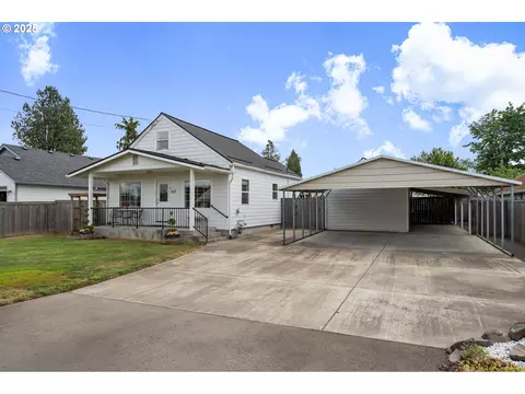 527 Hart Ave, Molalla, OR 97038