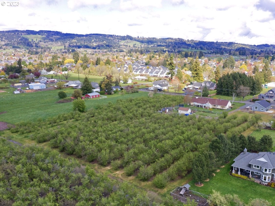 1611 NE Chehalem Dr Unit 801  