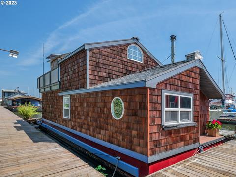 34326 Johnson Landing Rd #C-2, Scappoose, OR 97056