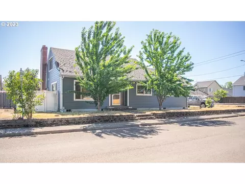 1109 Toliver Rd, Molalla, OR 97038