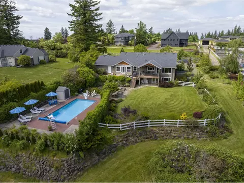 12300 SE Ridgecrest Rd, Happy Valley, OR 97086