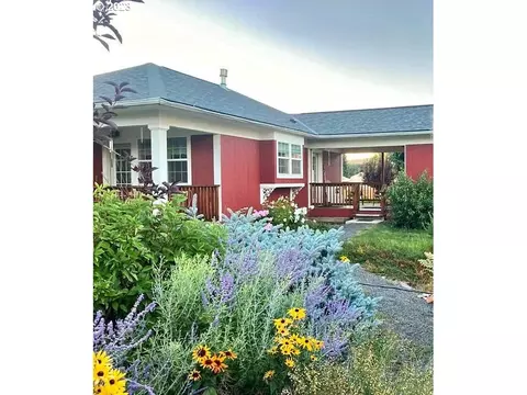 203 E 2nd St, Wallowa, OR 97885