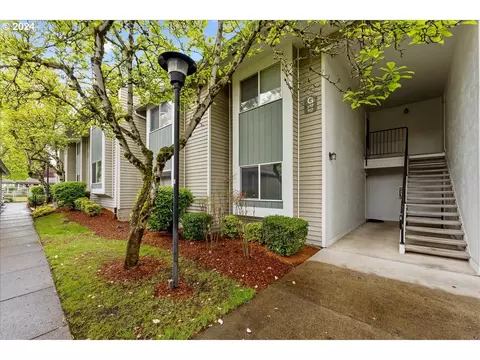 4784 W Powell Blvd #117, Gresham, OR 97030