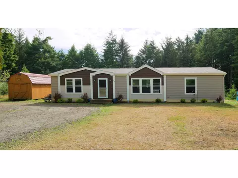 315 SW Newton Dr, Waldport, OR 97394