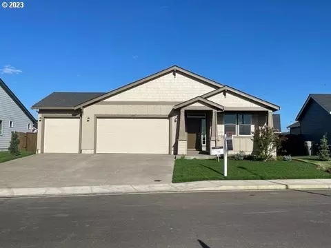 1478 Gladiola Dr #136, Junction City, OR 97448