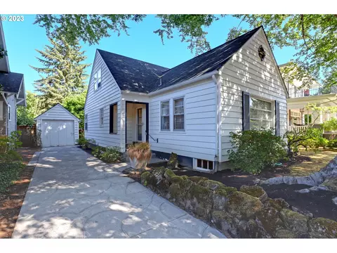 3955 SE Pine St, Portland, OR 97214