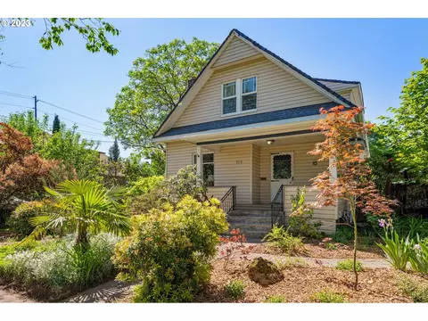 6910 SE Raymond Ct, Portland, OR 97206