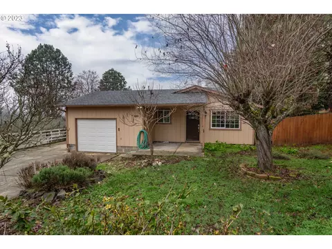 655 Jade St, Sutherlin, OR 97479