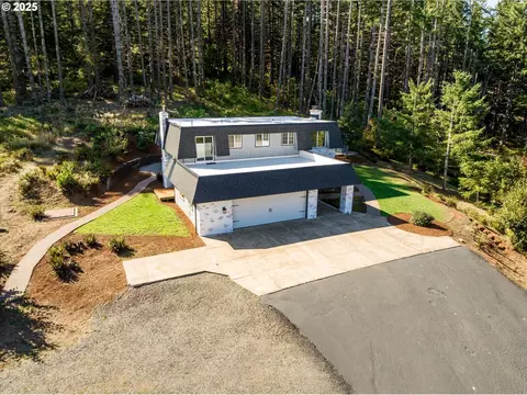 381 Talemena Dr, Cottage Grove, OR 97424