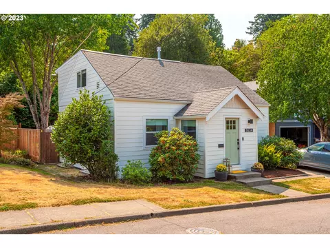 3634 SW Logan St, Portland, OR 97219