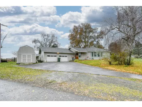 34010 Beach Shore Dr, Hermiston, OR 97838