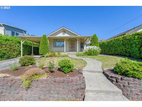 670 N Baxter St, Coquille, OR 97423