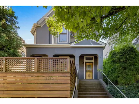 2176 NW Everett St #3, Portland, OR 97210