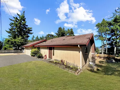 1999 Ash Ct, North Bend, OR 97459