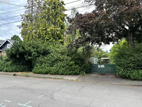 5004 SE 84th Ave, Portland, OR 97266