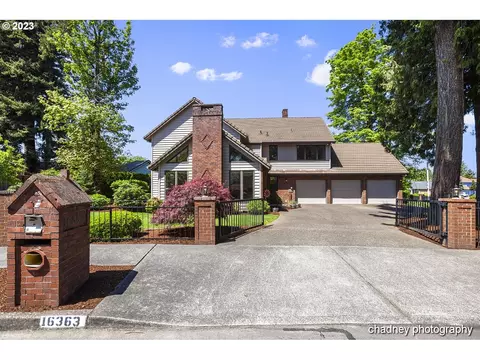 16363 NE Tillamook St, Portland, OR 97230
