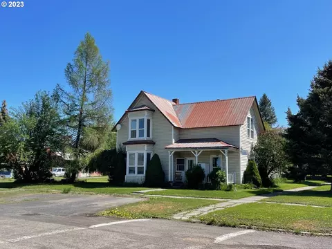 207 SE 2nd St, Enterprise, OR 97828