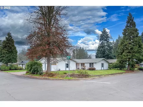 4467 Altura St, Eugene, OR 97404