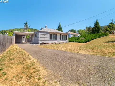 1230 NE Brooklyn Ave, Roseburg, OR 97470