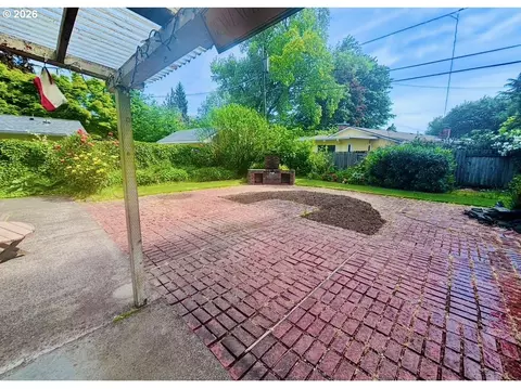 Exterior - 45 Rustic Pl, Eugene, OR 97401 photo 3 of 5