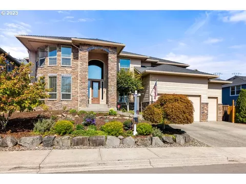 323 W Y St, Washougal, WA 98671