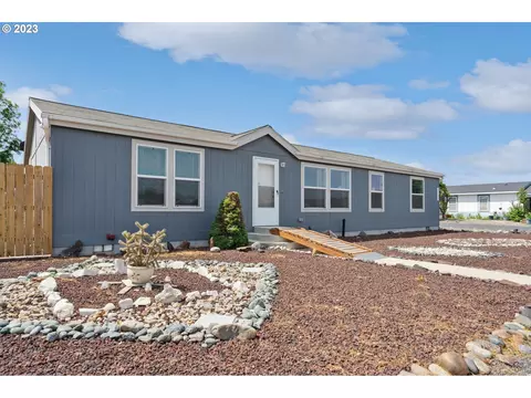 1101 SW Desert Oak Dr, Hermiston, OR 97838