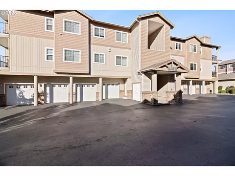 11855 NW Stone Mountain Ln #202, Portland, OR 97229