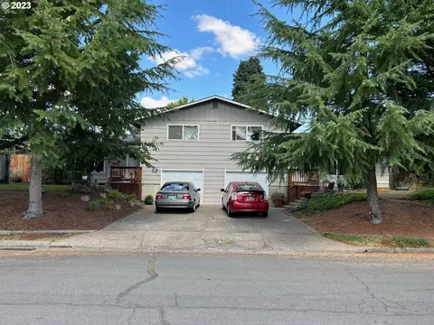 931 Robin Hood Ave, Eugene, OR 97401