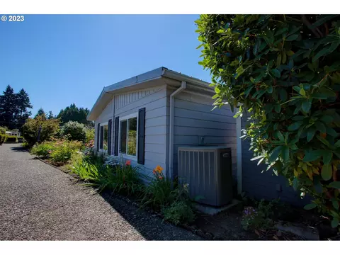 11436 SW Royal Villa Dr, Portland, OR 97224