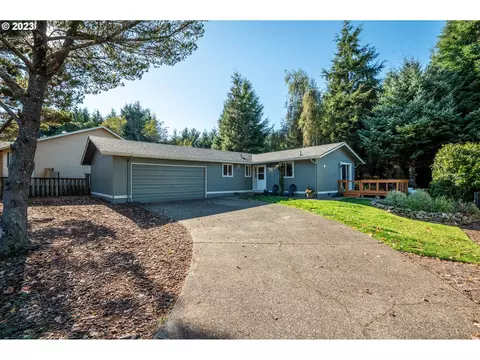 640 SE Ball Blvd, Waldport, OR 97394