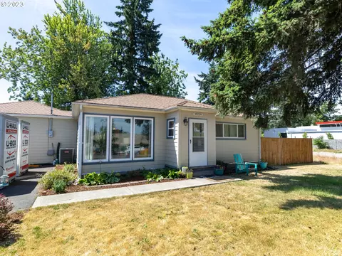 18220 NE Glisan St, Portland, OR 97230