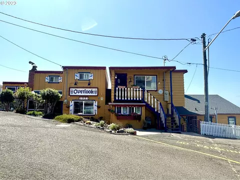 3521 SW Anchor Ave #6, Lincoln City, OR 97367