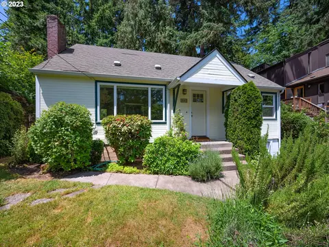 1842 Riverview St, Eugene, OR 97403