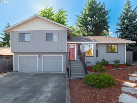 2244 NW Troost St, Roseburg, OR 97471