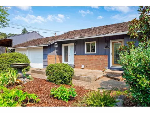 691 Salem Heights Ave S, Salem, OR 97302