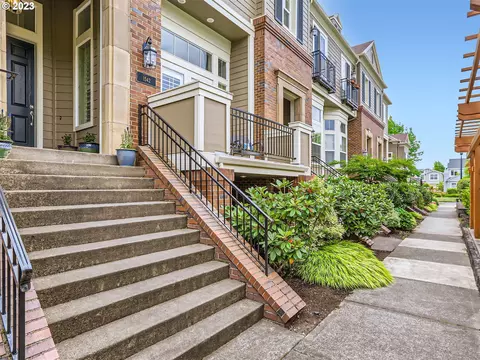 1542 NE 65th Ave, Hillsboro, OR 97124