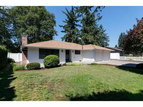 725 Cedaroak St, Saint Helens, OR 97051