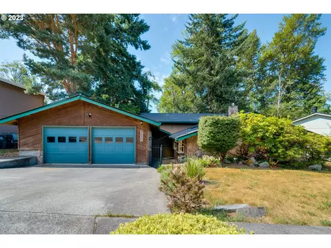 3820 SEl Camino Dr, Gresham, OR 97080