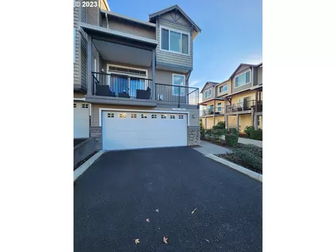 712 NW 118th Ave #105, Portland, OR 97229