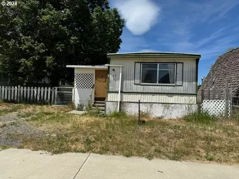 140 2nd St, North Powder, OR 97867