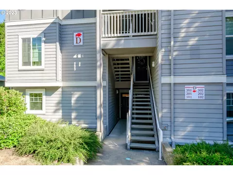 6298 SW Grand Oaks Dr #D101, Corvallis, OR 97333