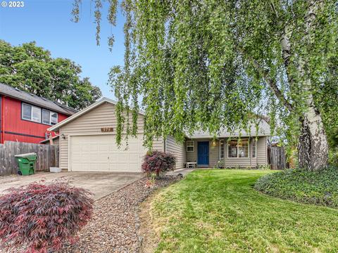 979 SE Oak St, Dundee, OR 97115