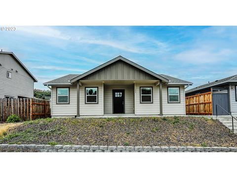 1434 E 11th St, The Dalles, OR 97058