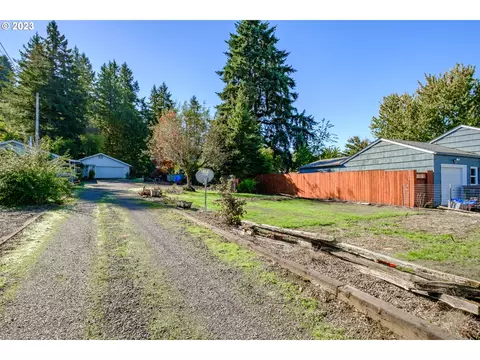 Cedar St, Sweet Home, OR 97386
