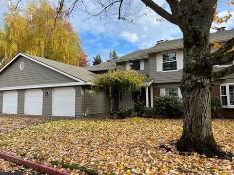 552 SW Eastman Pkwy, Gresham, OR 97080